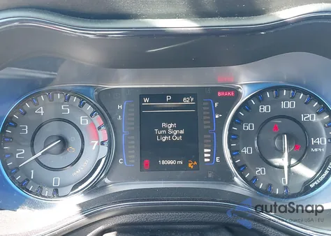 2015 Chrysler 200 S z USA, uszkodzony, nr VIN 1C3CCCBB3FN751419